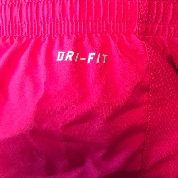 Nike Dri-Fit shorts pink size medium - Picture 4 of 5